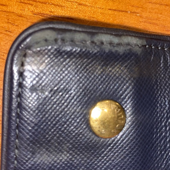 Louis Vuitton navy four key holder, leather, and canvas LV  classic monogram - Picture 8 of 11